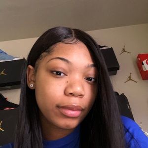 Meet your Posher, Emmaly